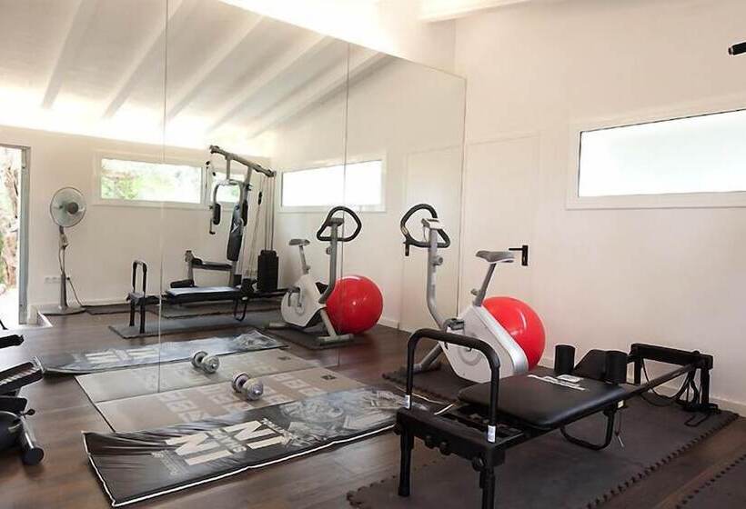 פנסיון Magnificent Villa Mas Garba