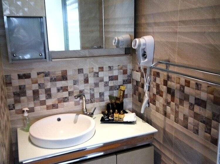 تختخواب و صبحانه Friend's House Bb