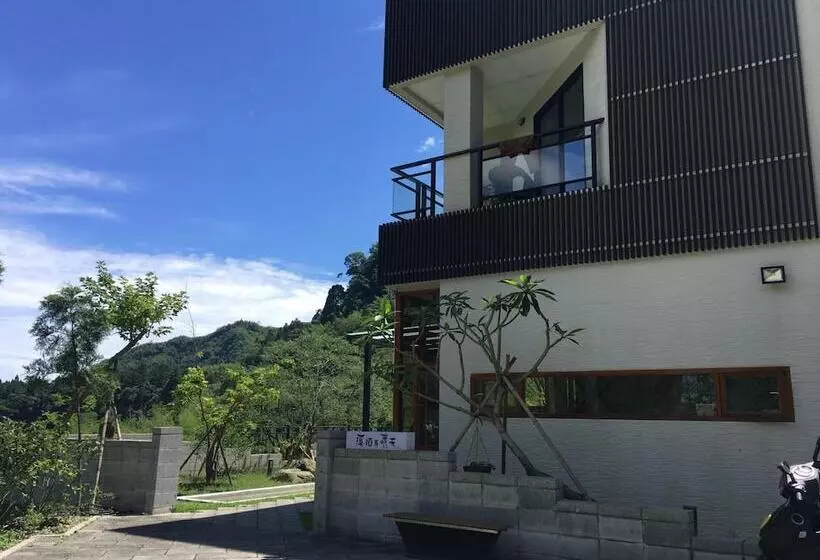 تختخواب و صبحانه Xi Tou In Sunny Day Inn