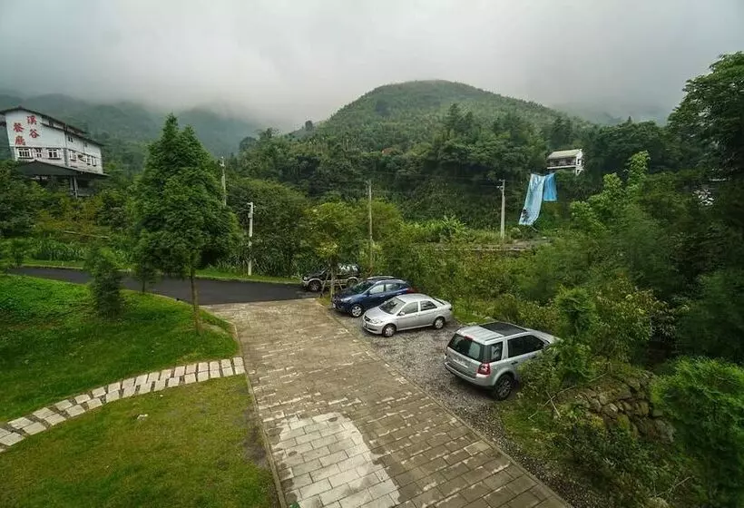تختخواب و صبحانه Xi Tou In Sunny Day Inn