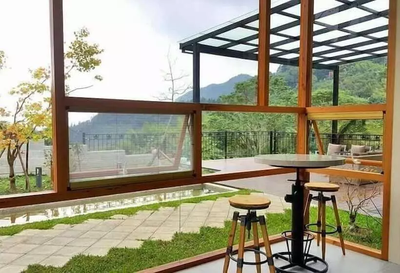 تختخواب و صبحانه Xi Tou In Sunny Day Inn