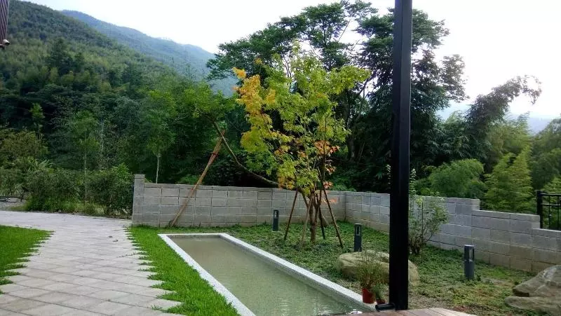 تختخواب و صبحانه Xi Tou In Sunny Day Inn