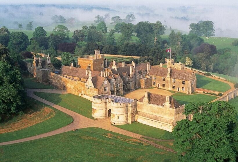 ホテル Eazzzy Rooms Corby