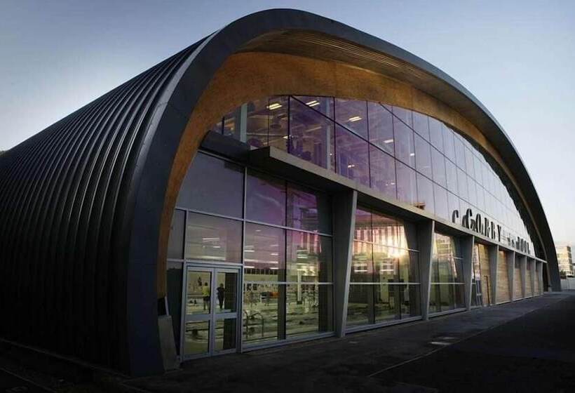 ホテル Eazzzy Rooms Corby