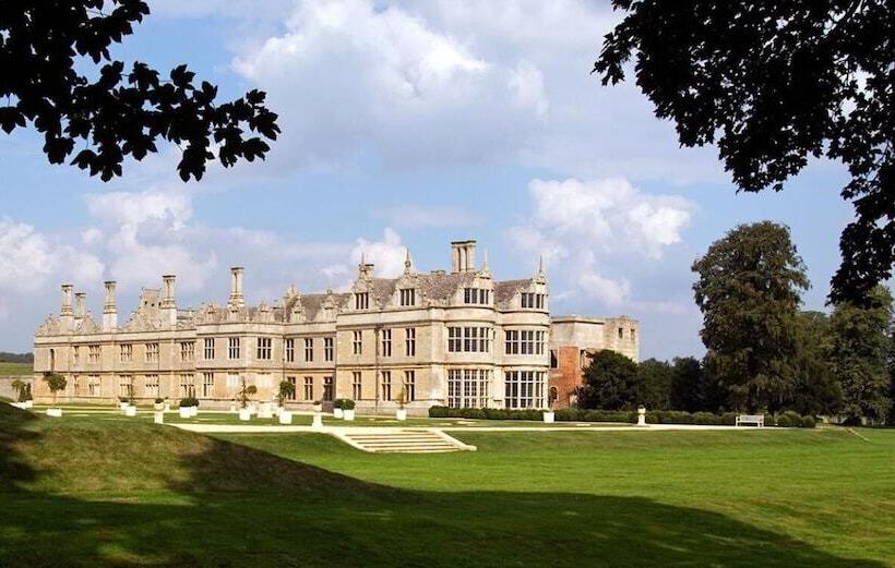 ホテル Eazzzy Rooms Corby