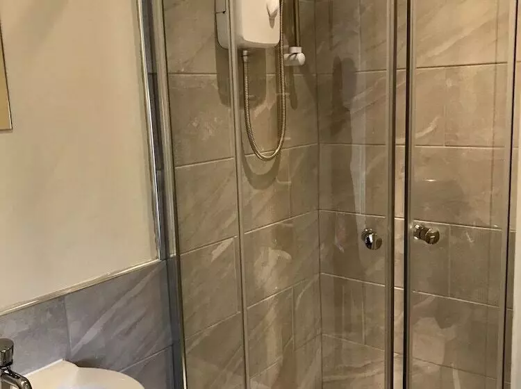 ホテル Eazzzy Rooms Corby