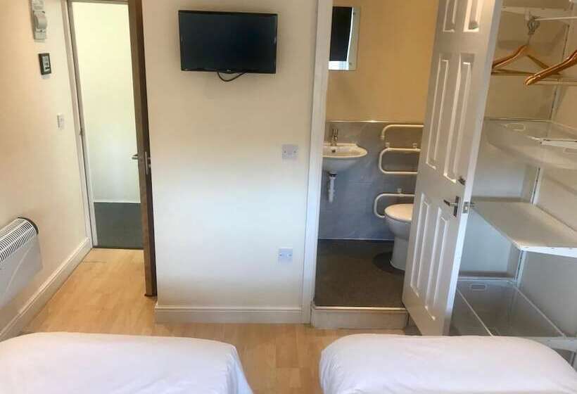 ホテル Eazzzy Rooms Corby