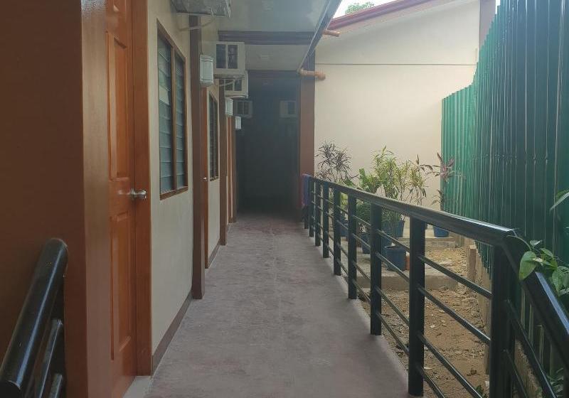 Hotelli Junas Plaza Inn