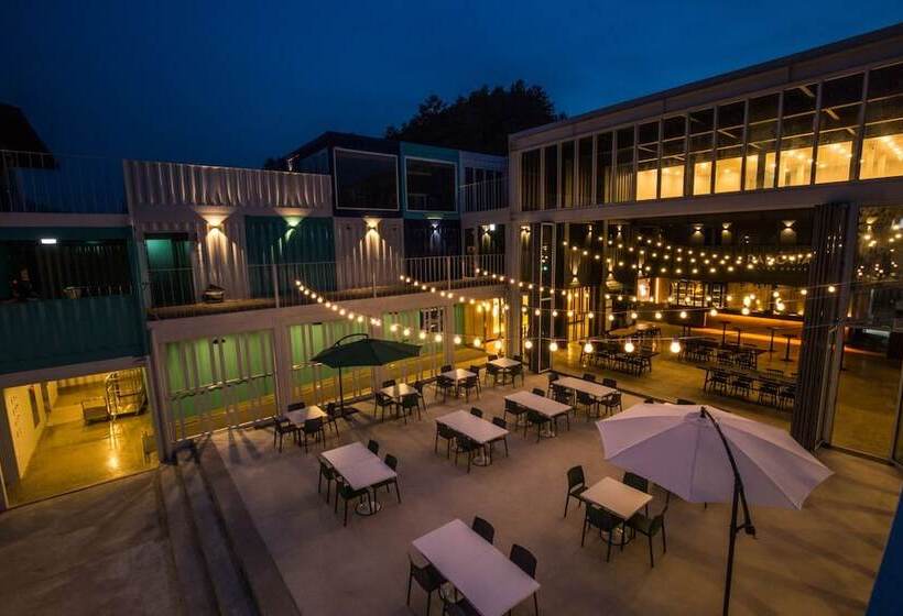 Hotel Parotia Waterhouse