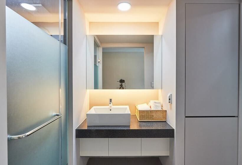 Hotel Parotia Waterhouse