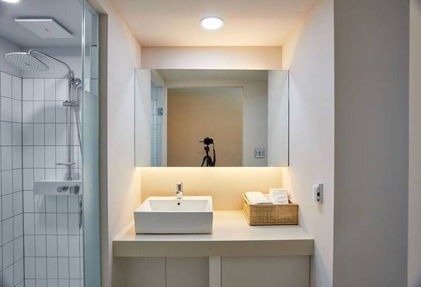 Hotel Parotia Waterhouse