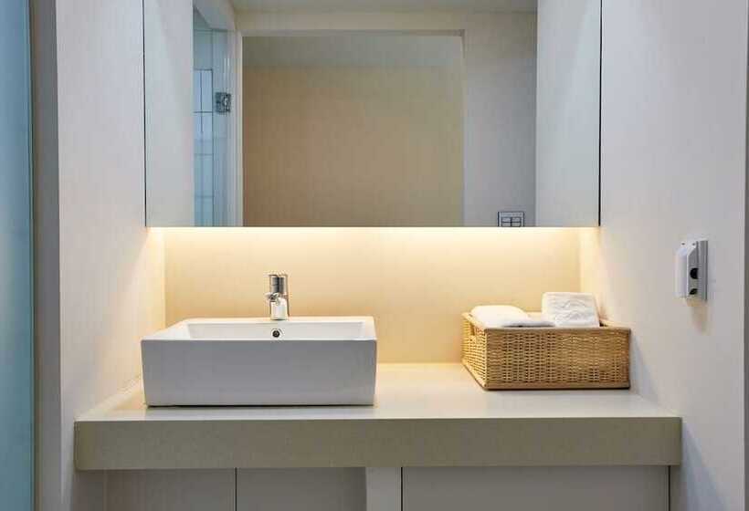 Hotel Parotia Waterhouse