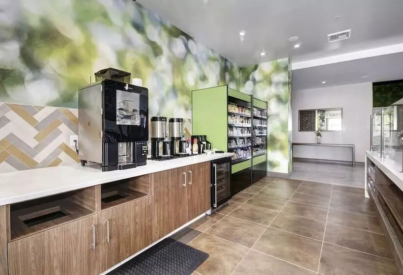 Hotelli Wyndham Garden Sacramento Airport Natomas