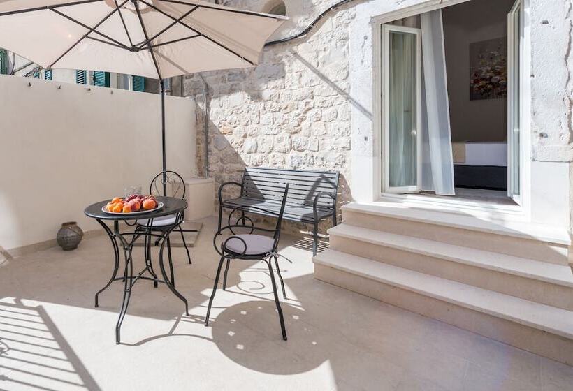 פנסיון Princ Heritage Rooms