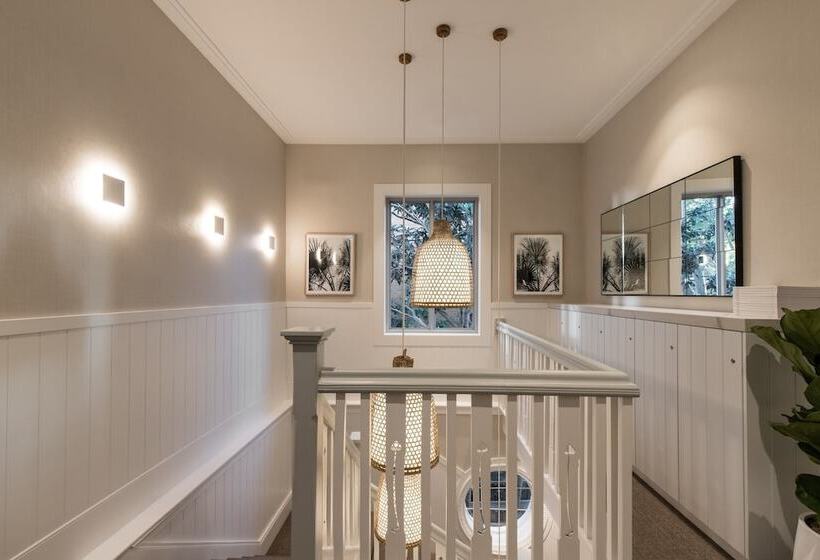 بنسيون The Baxley Bondi