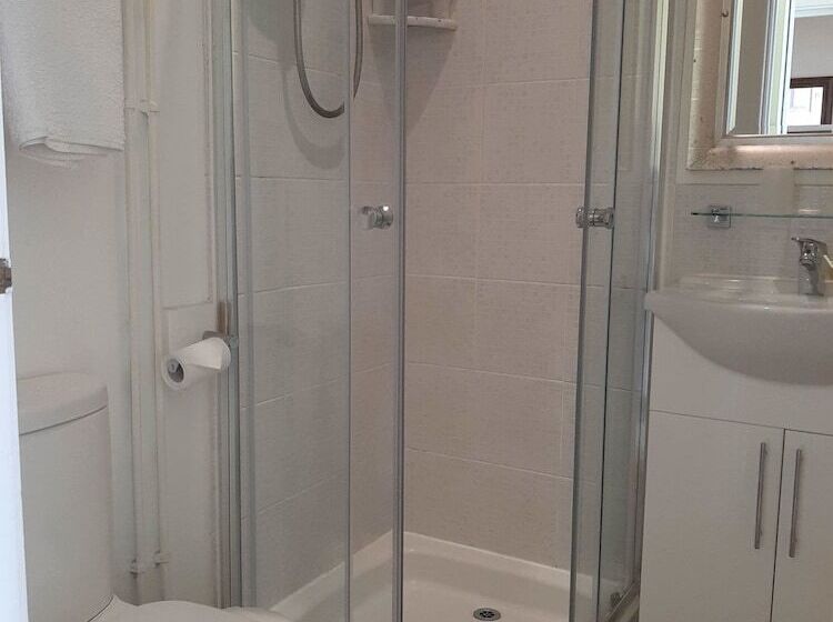 The Beaches Family B&b