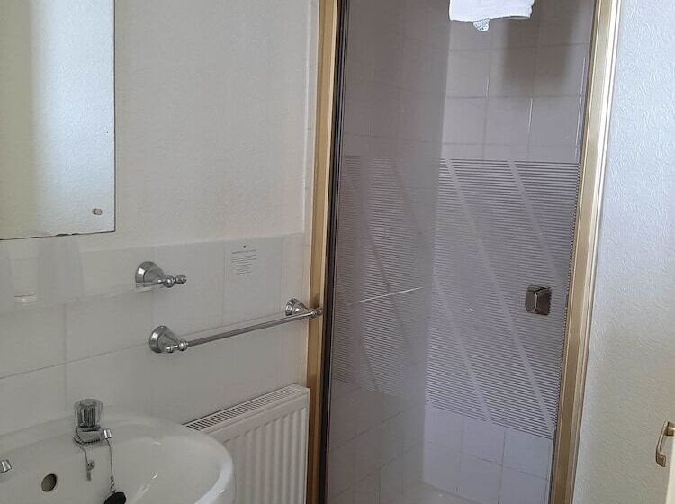 The Beaches Family B&b