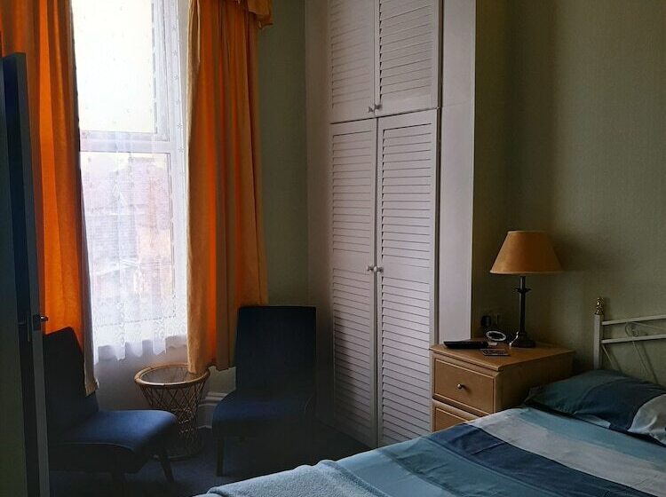 The Beaches Family B&b