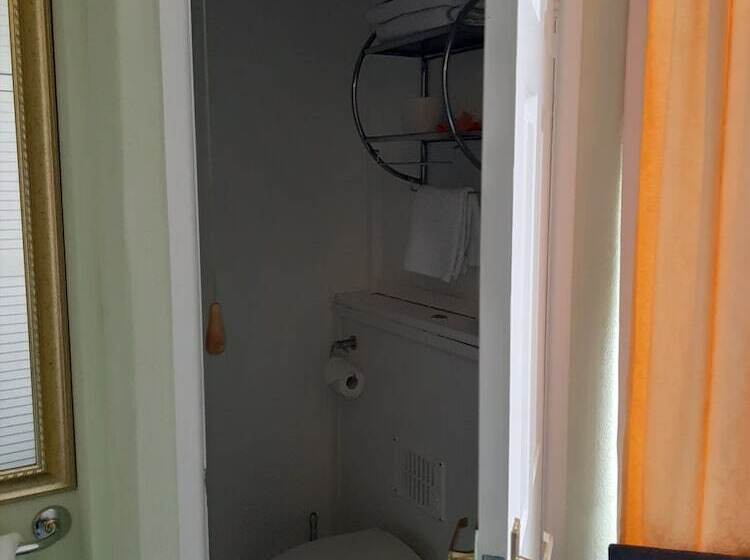 The Beaches Family B&b