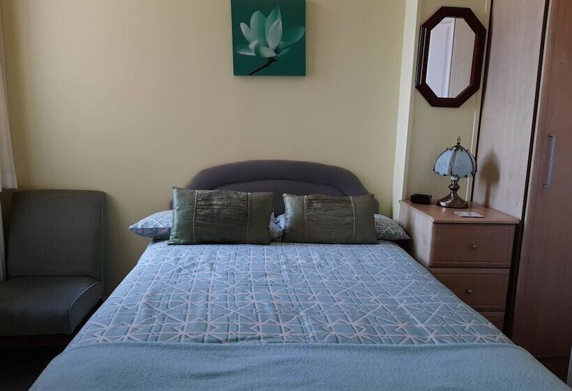 The Beaches Family B&b