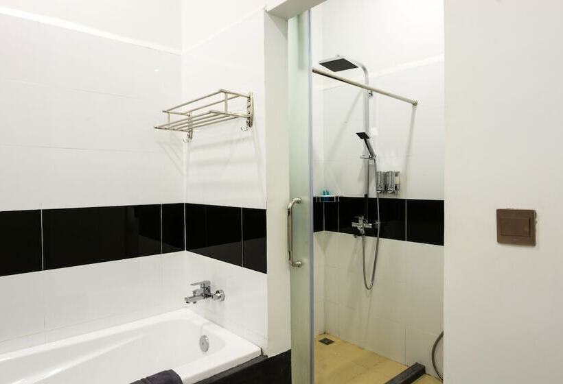 هاستل The Local Time Village