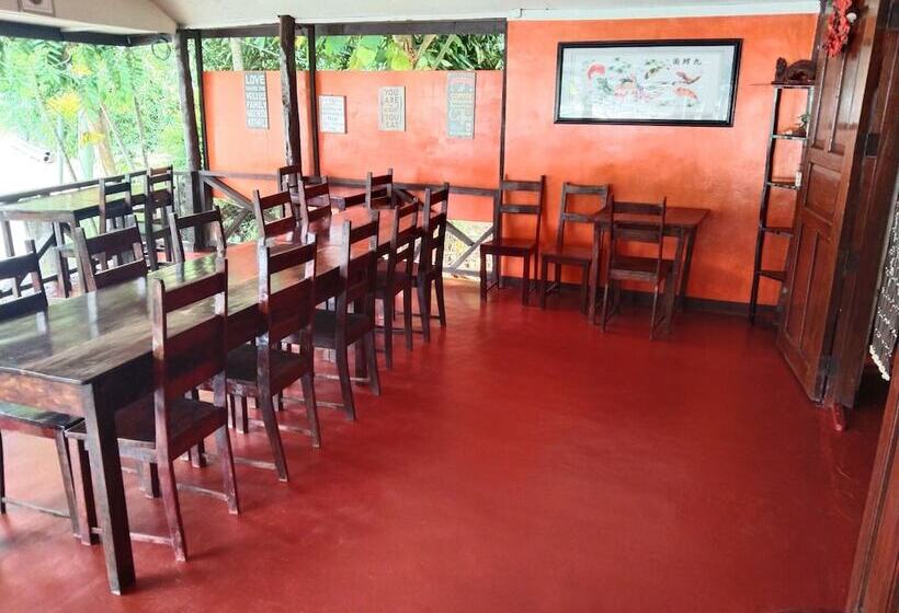 El Nido Corner Pension And Restaurant