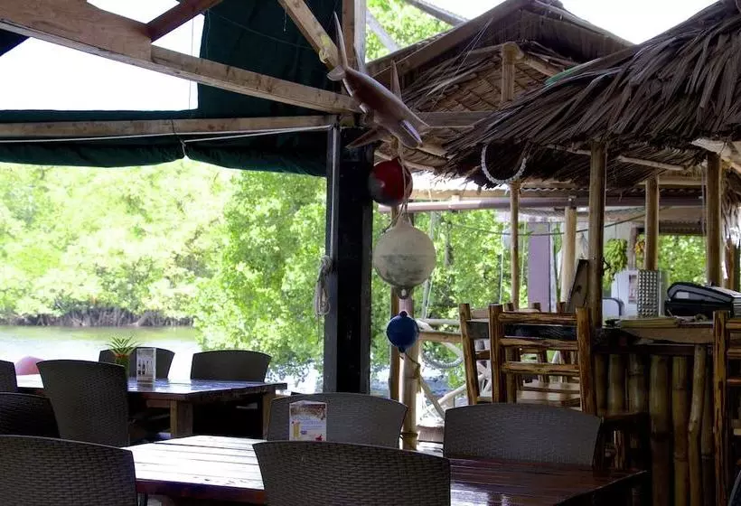 هتل Pacific Treelodge Resort
