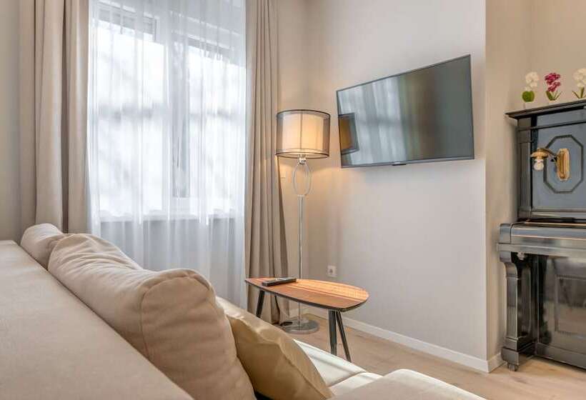 Pensão Piano Suites