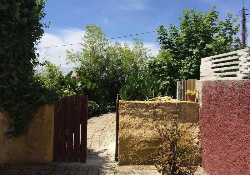 پانسیون Casa Das Três Aguias