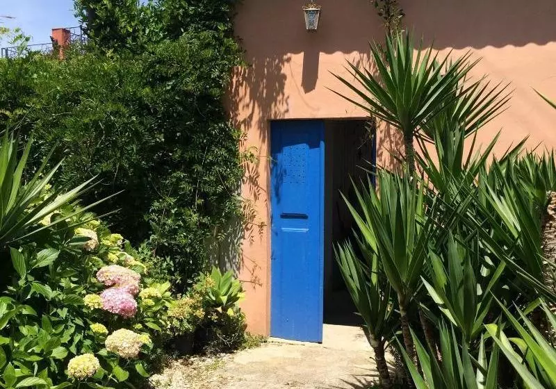 پانسیون Casa Das Três Aguias