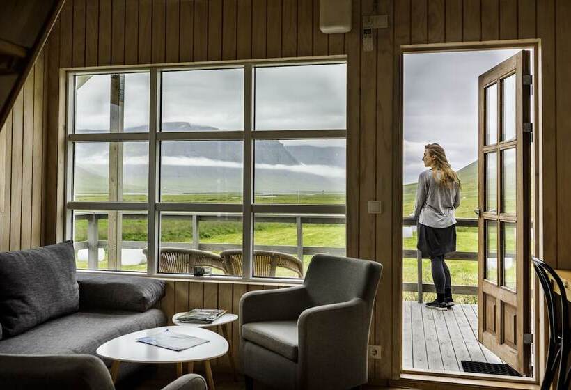 پانسیون Korpudalur Hi Hostel