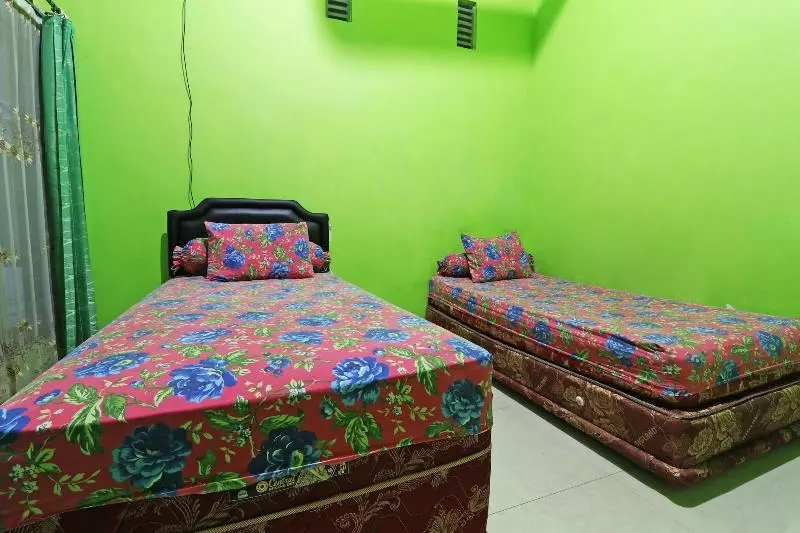 ペンション Penginapan Qarina Syariah Banjarbaru