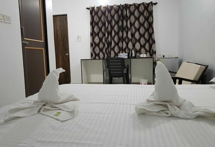 פנסיון Travelholic Luxury