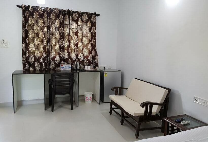 פנסיון Travelholic Luxury