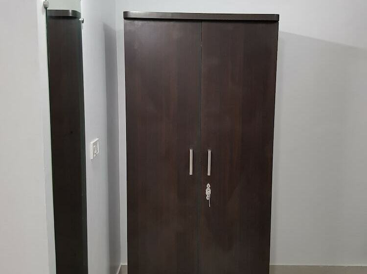 פנסיון Travelholic Luxury