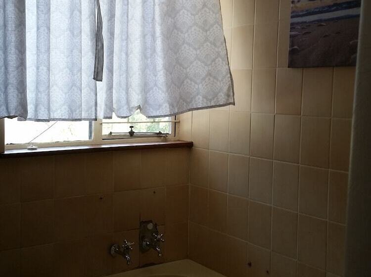 Пансион Yacht View Lodge