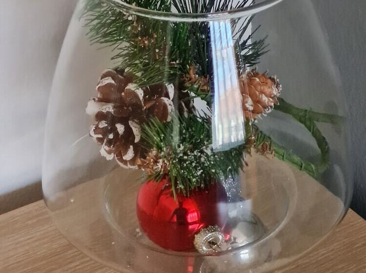 簡易ホテル Rooms Lara