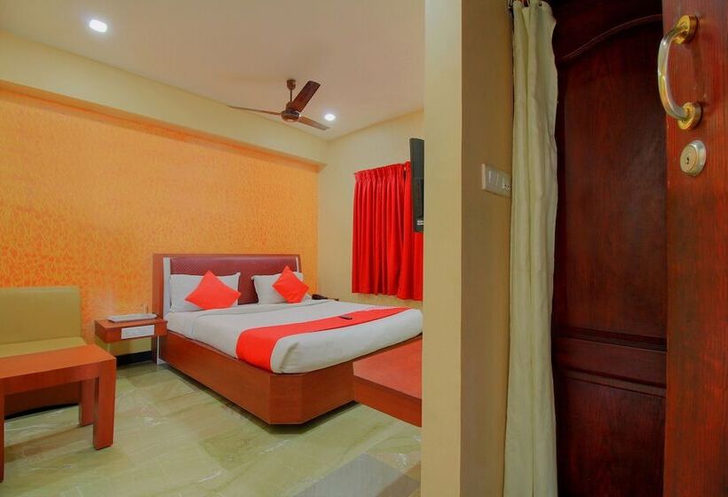 هتل Shreenithi By Oyo Rooms