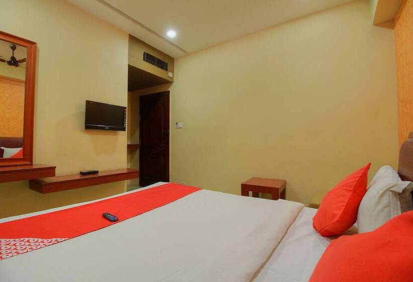 هتل Shreenithi By Oyo Rooms