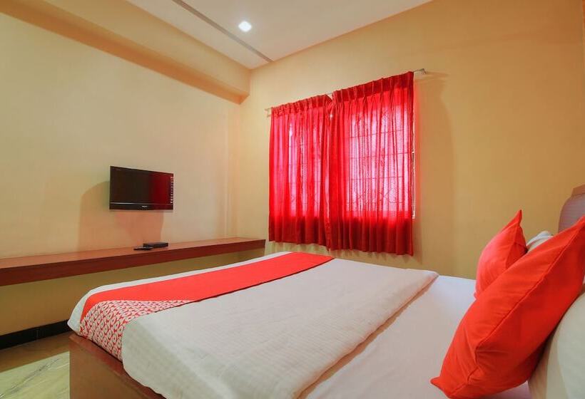 هتل Shreenithi By Oyo Rooms