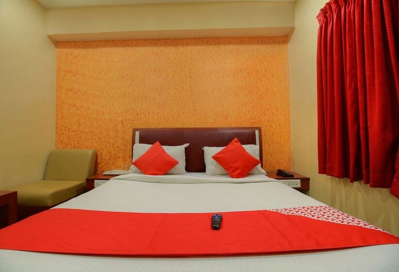 هتل Shreenithi By Oyo Rooms