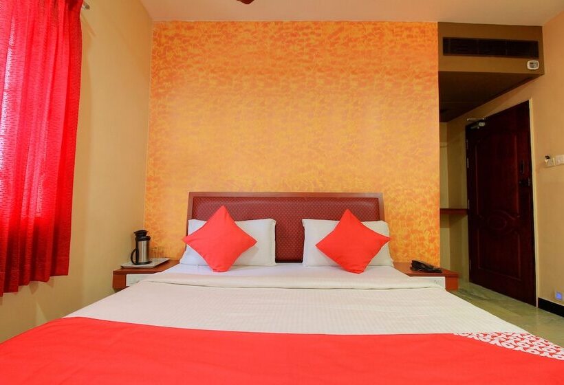 هتل Shreenithi By Oyo Rooms