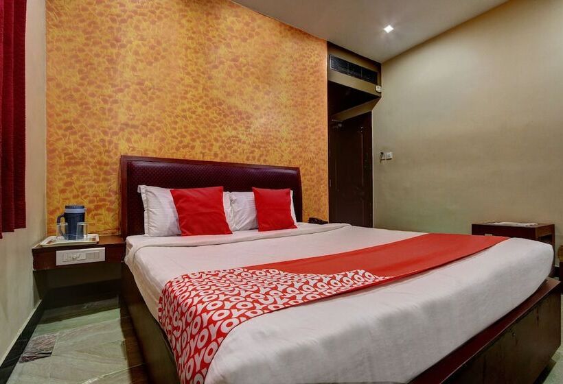 هتل Shreenithi By Oyo Rooms