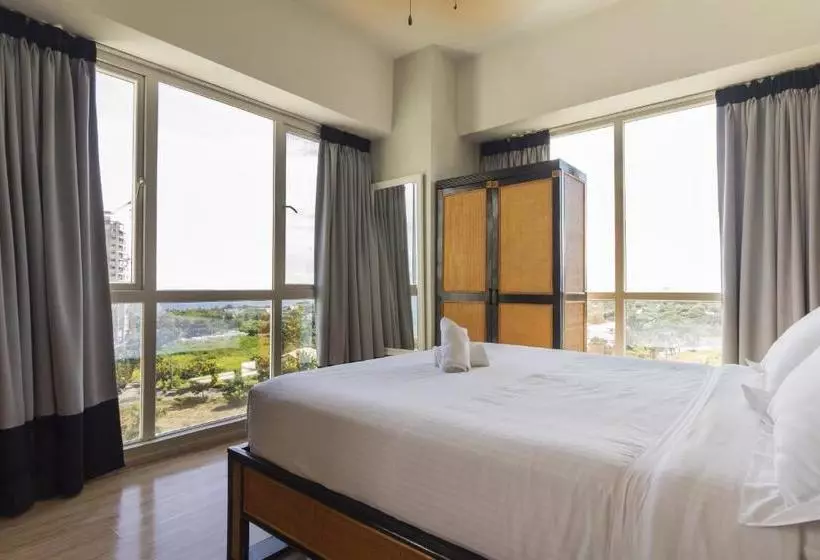 ホテル Mactan Island Condo La Mirada Residence , Beach Resort , Large 1 Bedroom , Pools , Ocean Views, Fast