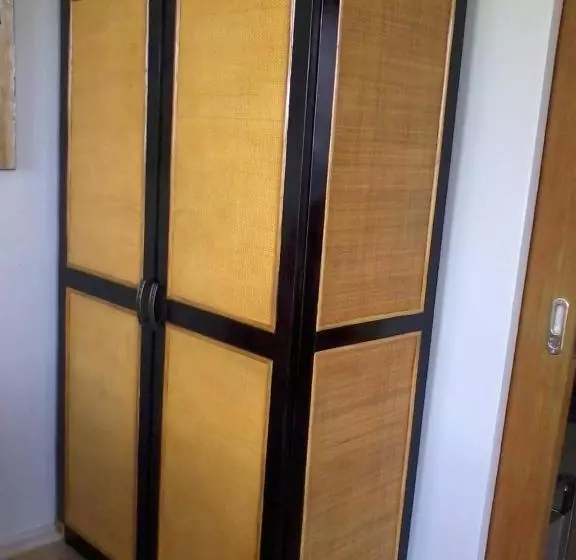 ホテル Mactan Island Condo La Mirada Residence , Beach Resort , Large 1 Bedroom , Pools , Ocean Views, Fast