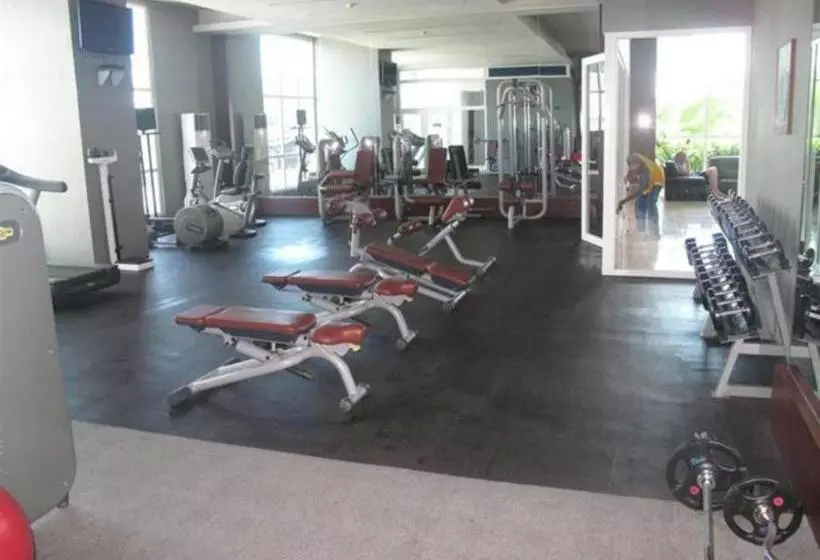 ホテル Mactan Island Condo La Mirada Residence , Beach Resort , Large 1 Bedroom , Pools , Ocean Views, Fast