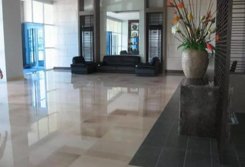 ホテル Mactan Island Condo La Mirada Residence , Beach Resort , Large 1 Bedroom , Pools , Ocean Views, Fast