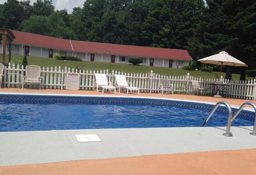 Four Winds Country Motel