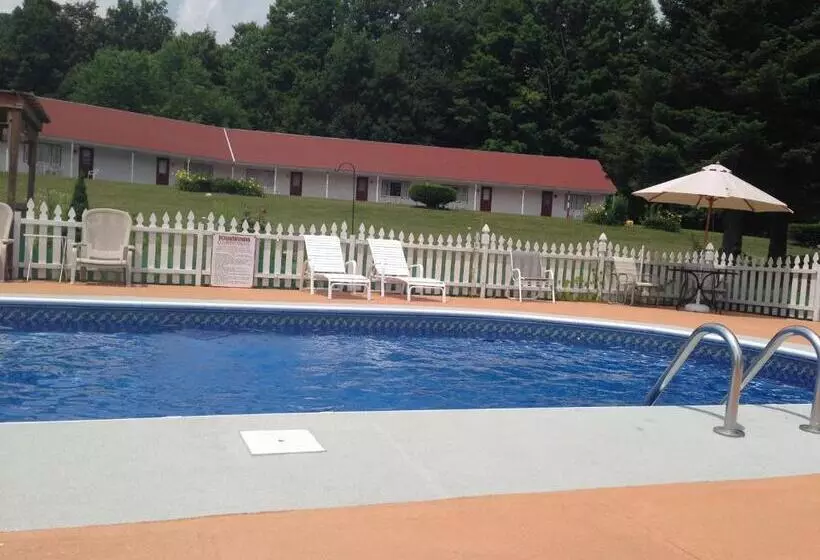 Four Winds Country Motel