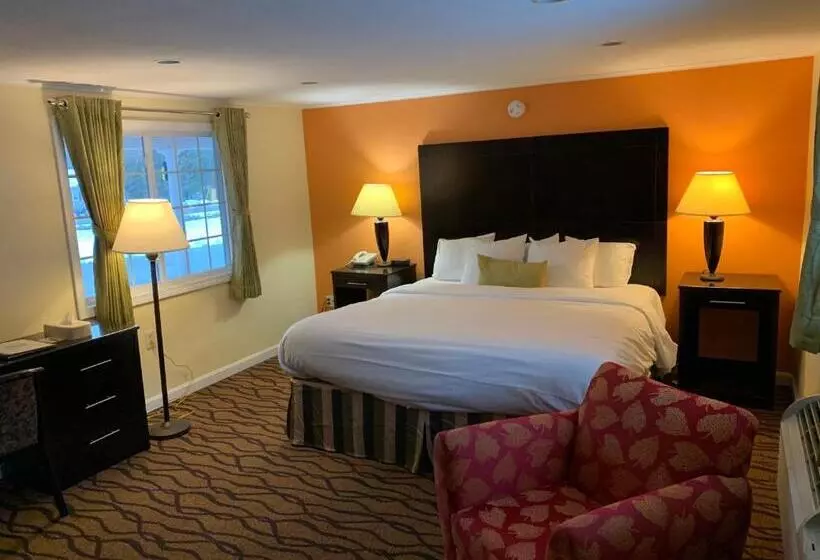 Four Winds Country Motel